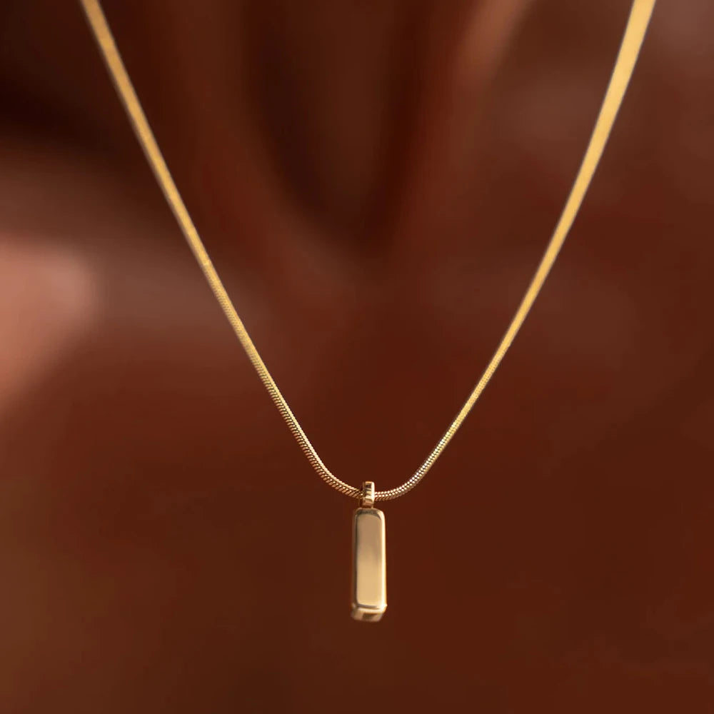 eManco Square Pendant Necklace Simple fashion new White Gold Stainless steel Collarbone chain does not lose color Wholesale