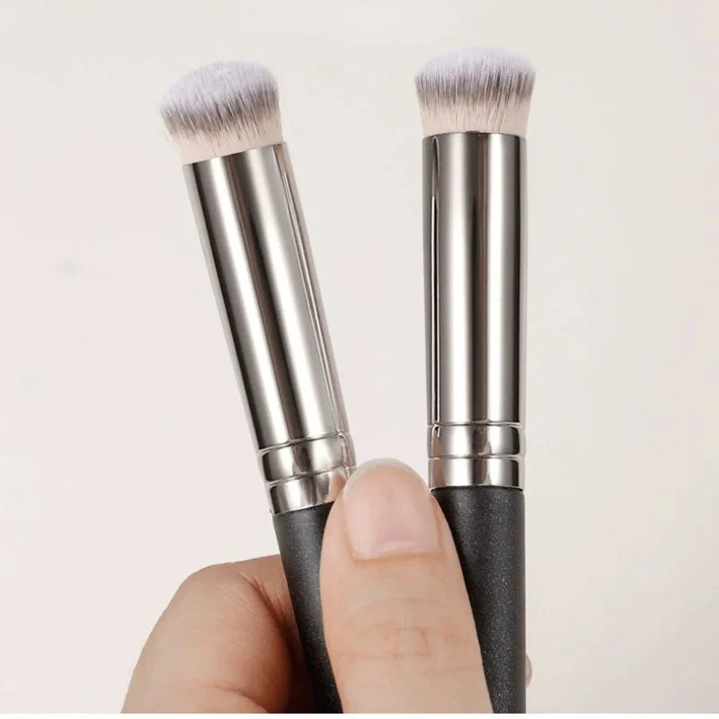 Foundation Concealer Brush, Premium Contour Blusher Brushes, Flawless Under Eye Dense