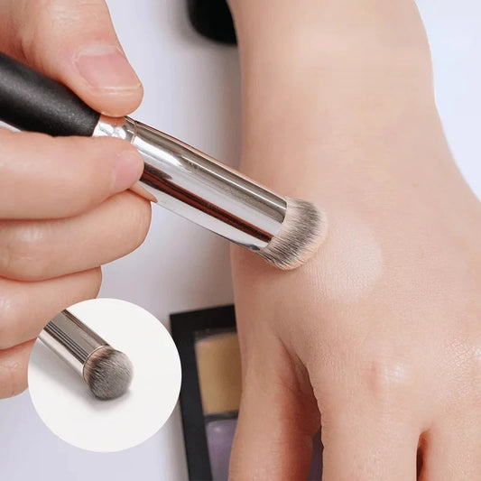 Foundation Concealer Brush, Premium Contour Blusher Brushes, Flawless Under Eye Dense